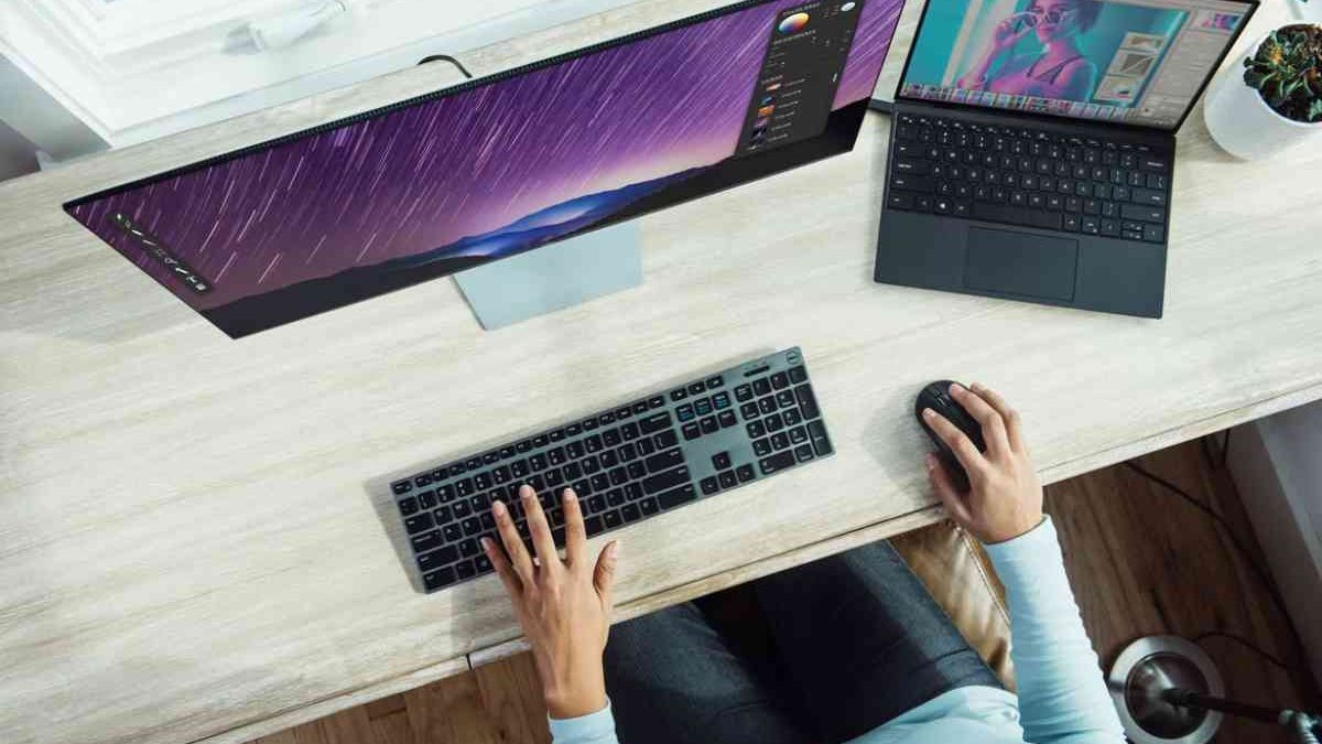 Pros and Cons of Desktops vs Laptops for College Students